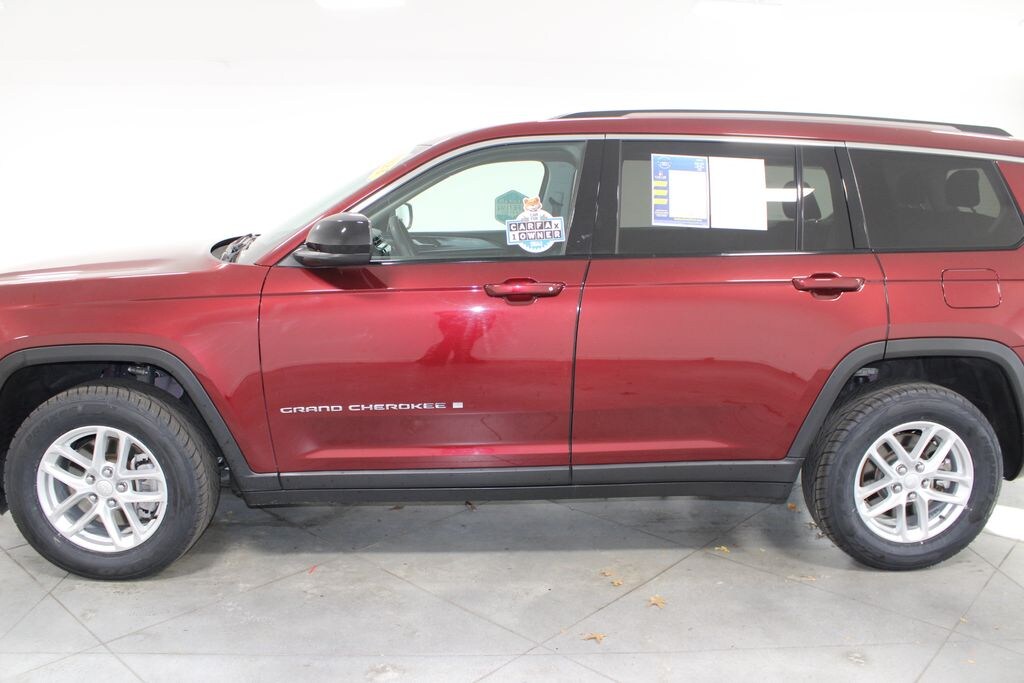 Used 2023 Jeep Grand Cherokee L Laredo SUV