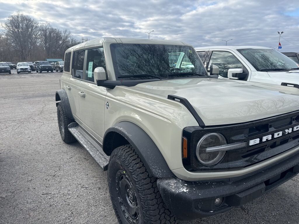 New 2025 Ford Bronco Outer Banks SUV