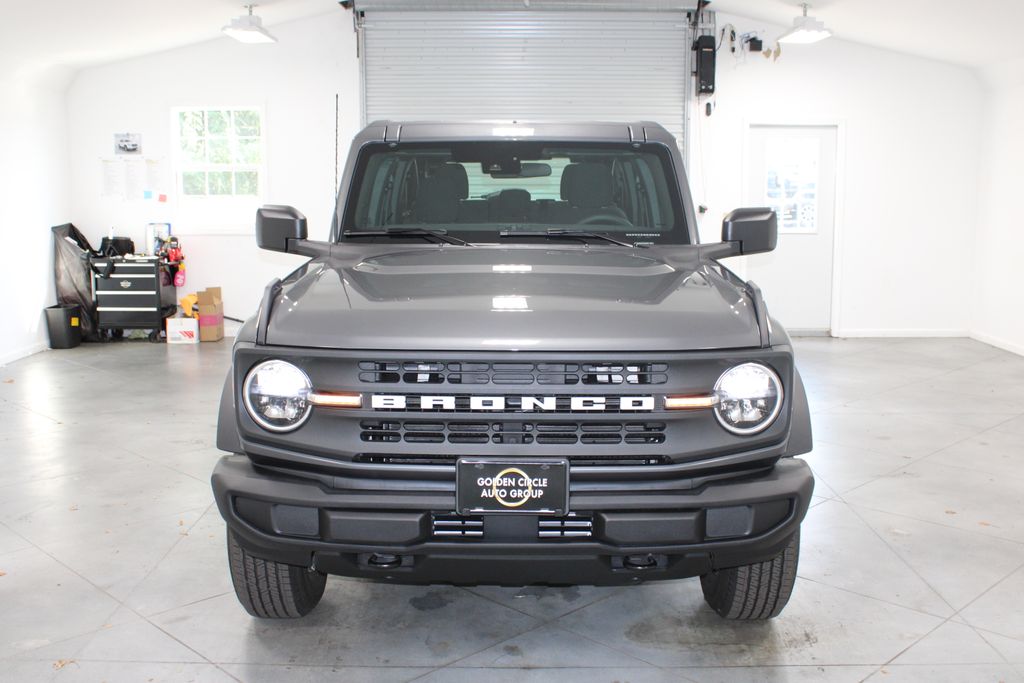 2025 Ford Bronco Base photo 2