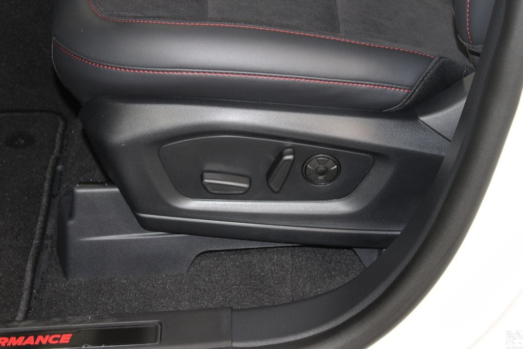 2026 Ford Explorer ST - Photo 20