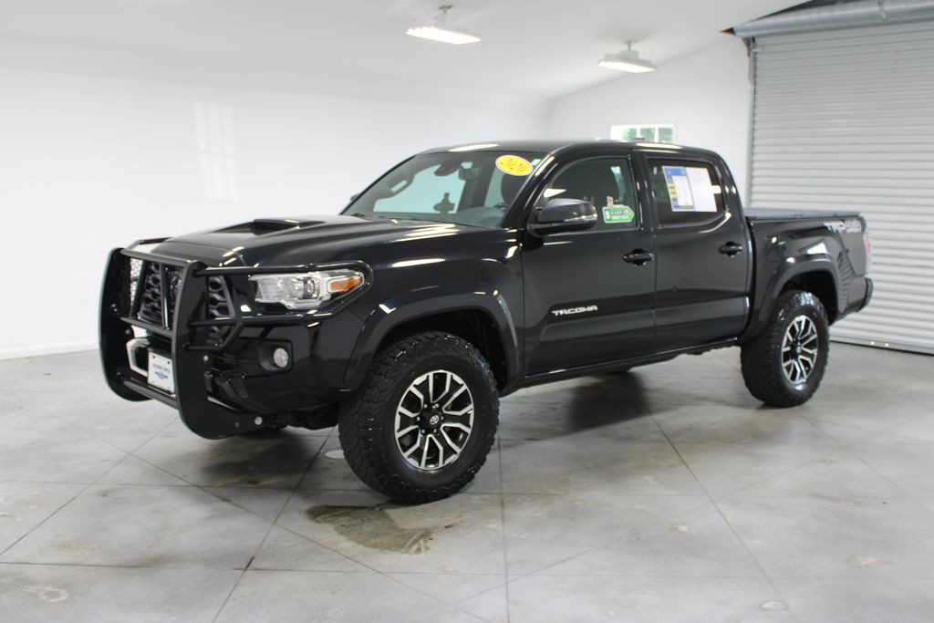 2020 Toyota Tacoma TRD Sport photo 3