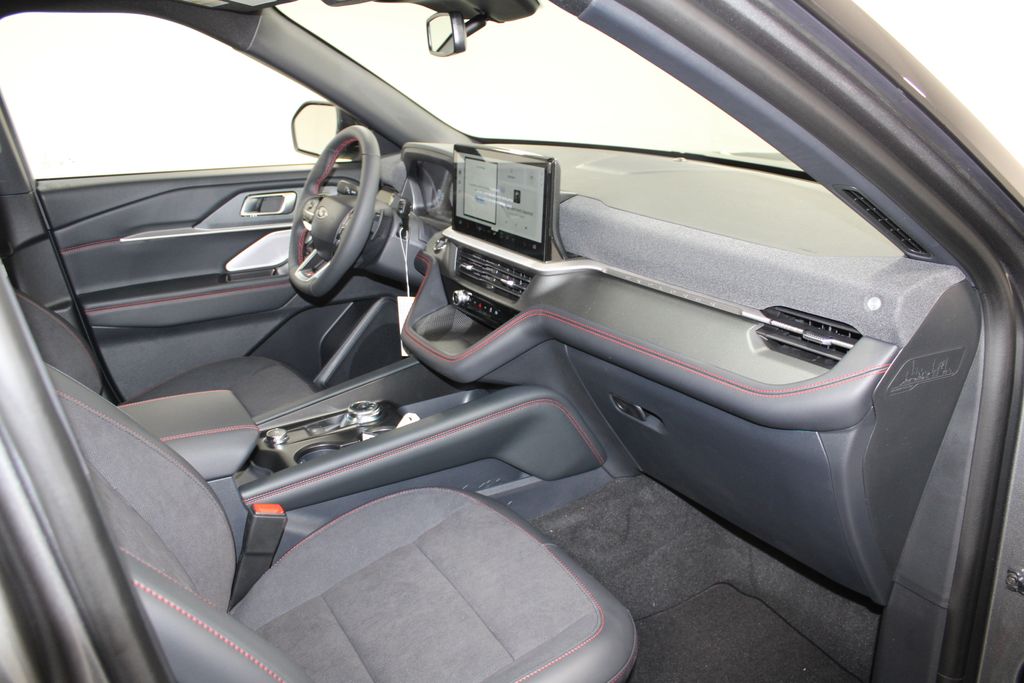 2026 Ford Explorer ST - Photo 30