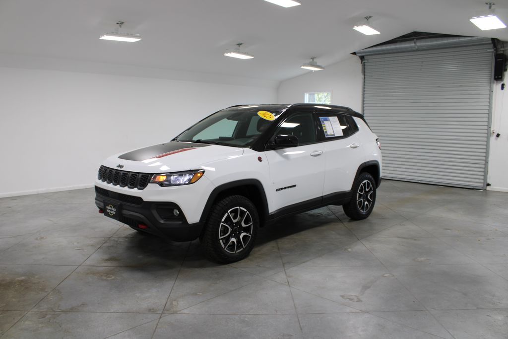 2025 Jeep Compass Trailhawk - Photo 4
