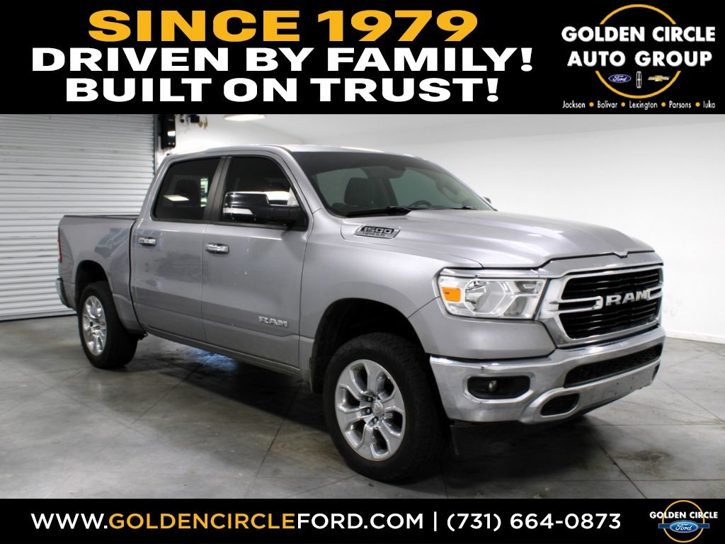 2020 RAM 1500 Big Horn/Lone Star 4x4 Crew Cab 5'7's photo