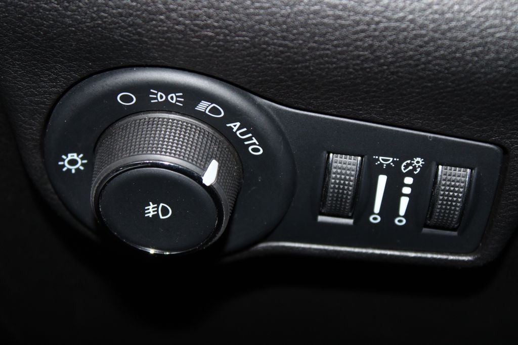 2025 Jeep Compass Trailhawk - Photo 38