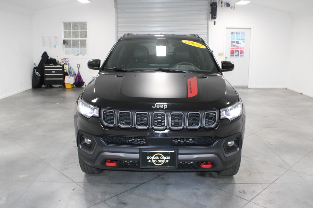 2024 Jeep Compass Trailhawk photo 2