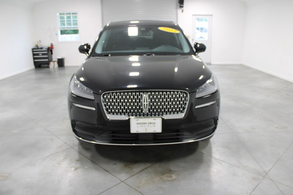 2022 Lincoln Corsair Standard photo 2