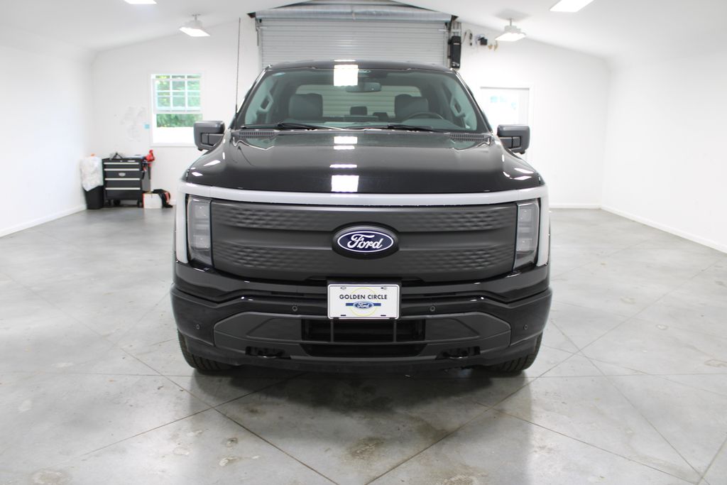 2025 Ford F-150 Lightning photo 2