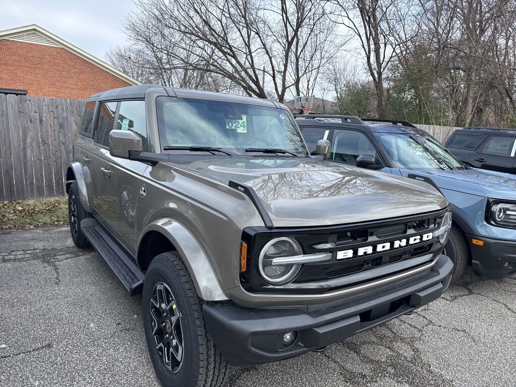 New 2025 Ford Bronco Outer Banks SUV
