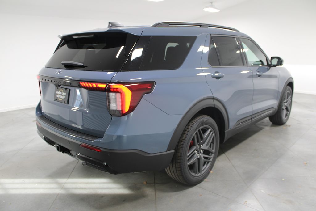 2026 Ford Explorer ST-Line - Photo 8
