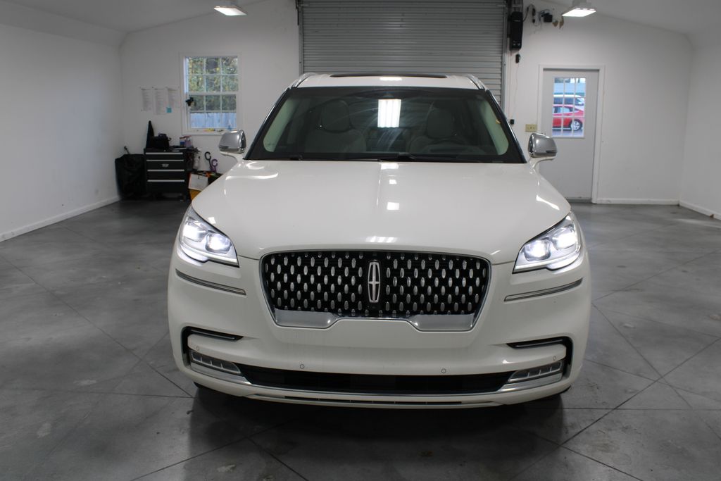 2022 Lincoln Aviator Black Label photo 2