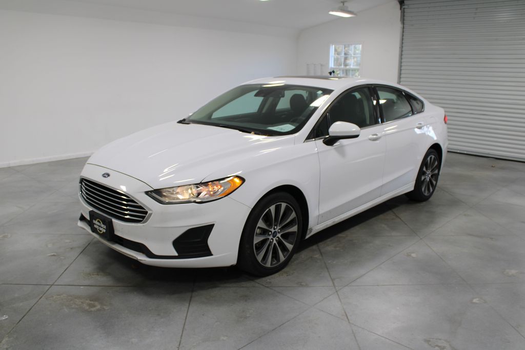 2020 Ford Fusion SE photo 2