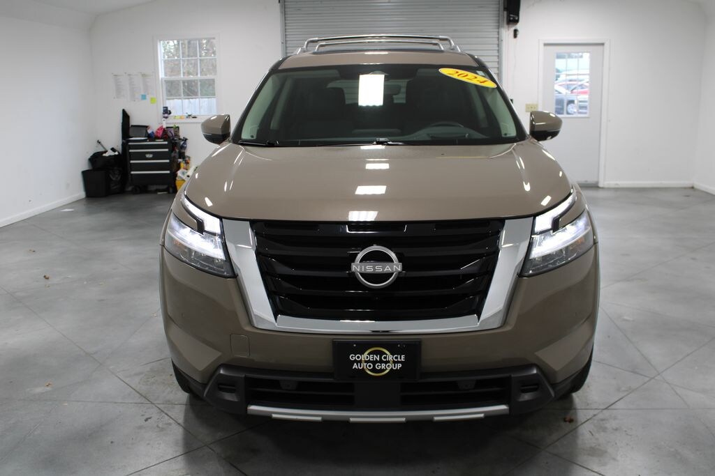 Used 2024 Nissan Pathfinder Platinum SUV