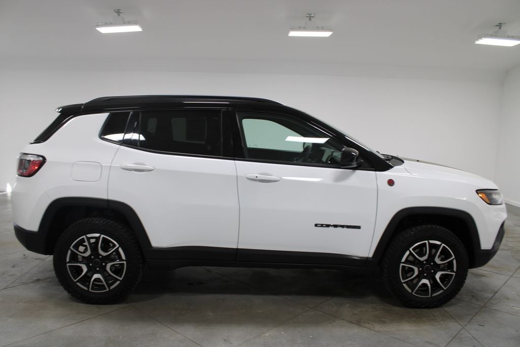 2025 Jeep Compass Trailhawk - Photo 11