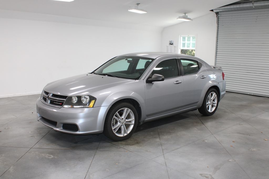2013 Dodge Avenger SE photo 2