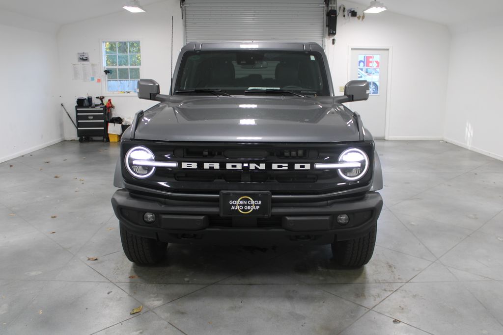 2024 Ford Bronco Outer Banks photo 2