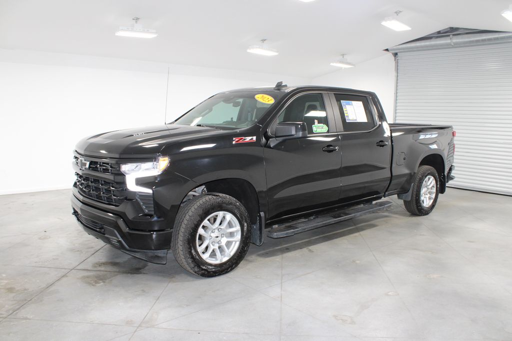2023 Chevrolet Silverado 1500 RST photo 3
