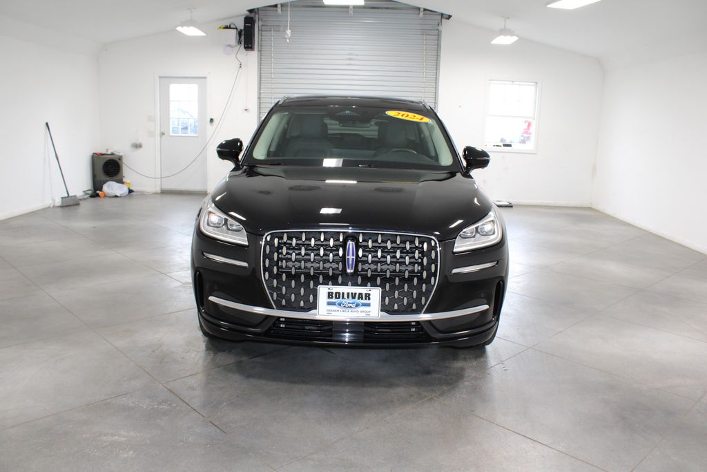 2024 Lincoln Corsair Grand Touring photo 2