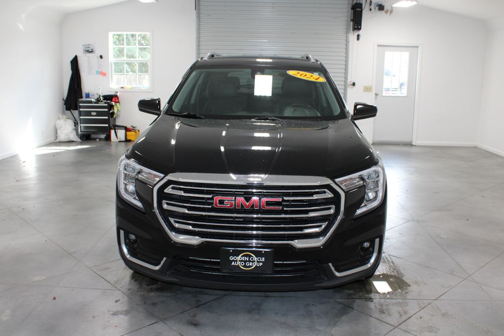2024 Gmc Terrain SLT photo 2
