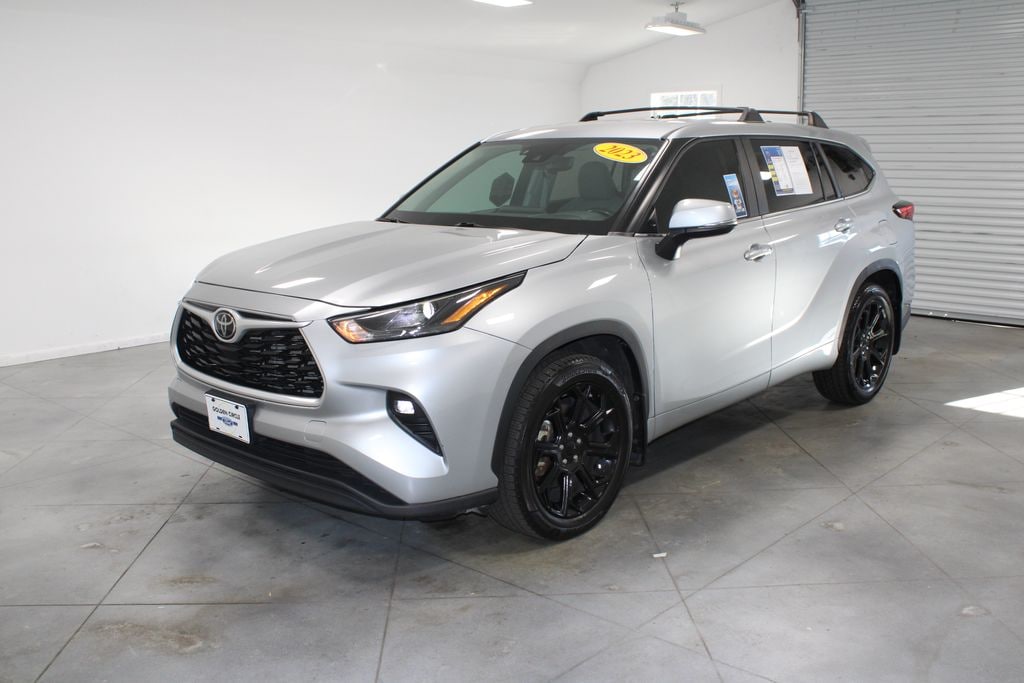 Used 2023 Toyota Highlander LE SUV