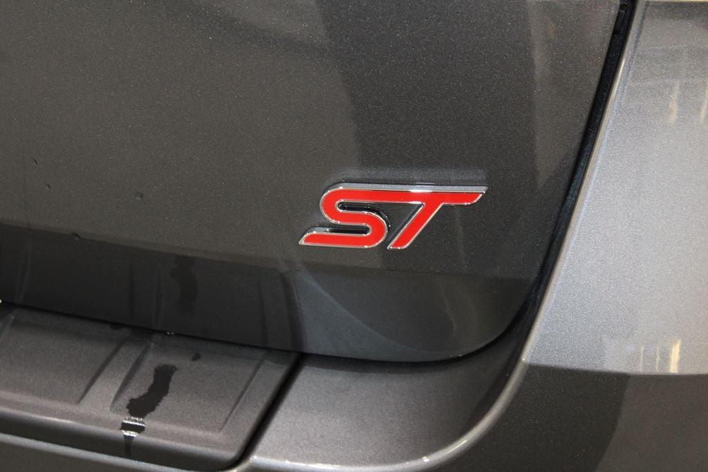 2026 Ford Explorer ST - Photo 13