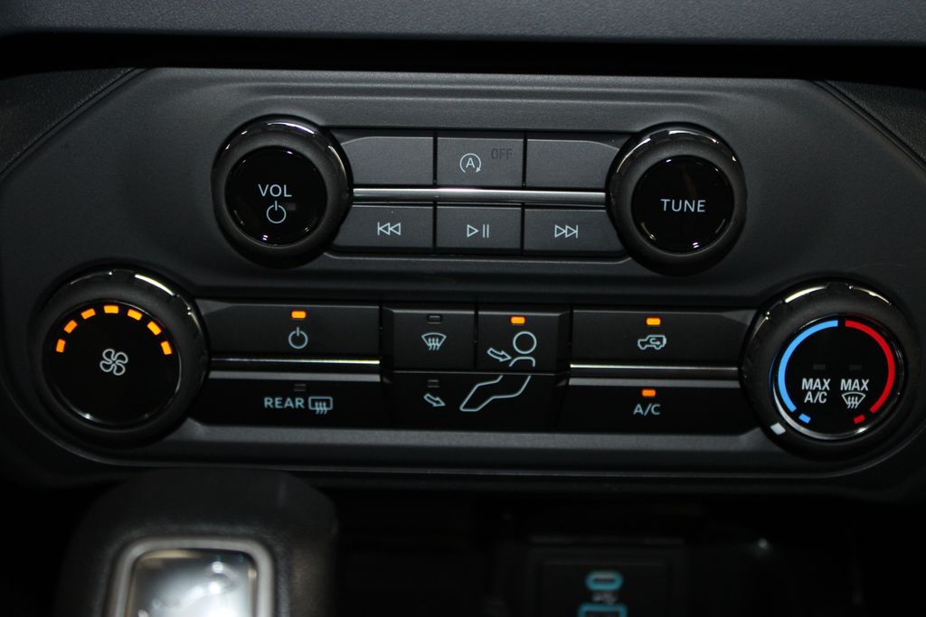 2025 Ford Bronco 4-Door Base - Photo 37