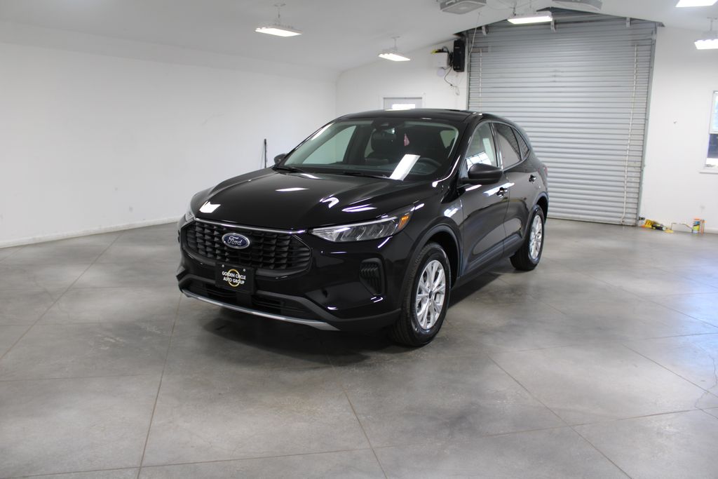 2025 Ford Escape Active photo 3