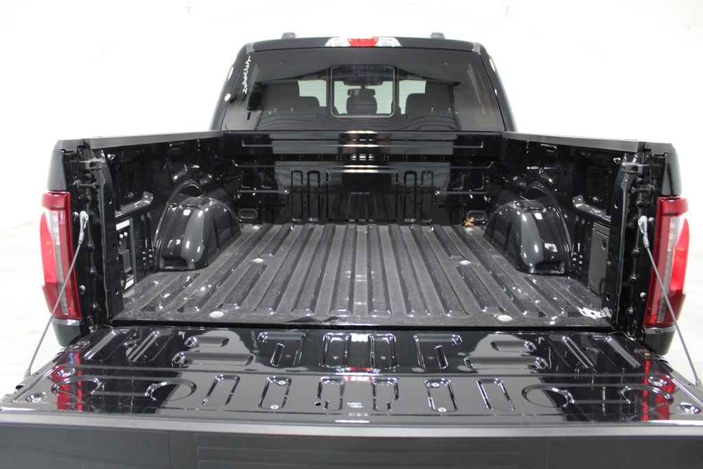 2025 Ford F-150 XLT - Photo 21