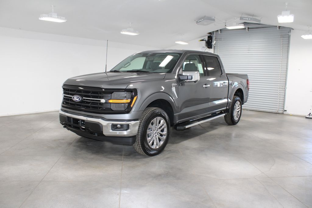 2025 Ford F-150 XLT photo 3