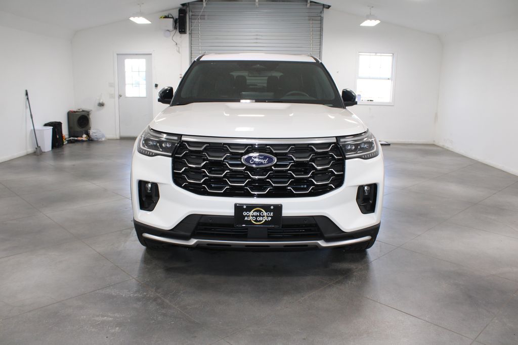 2025 Ford Explorer Platinum photo 2