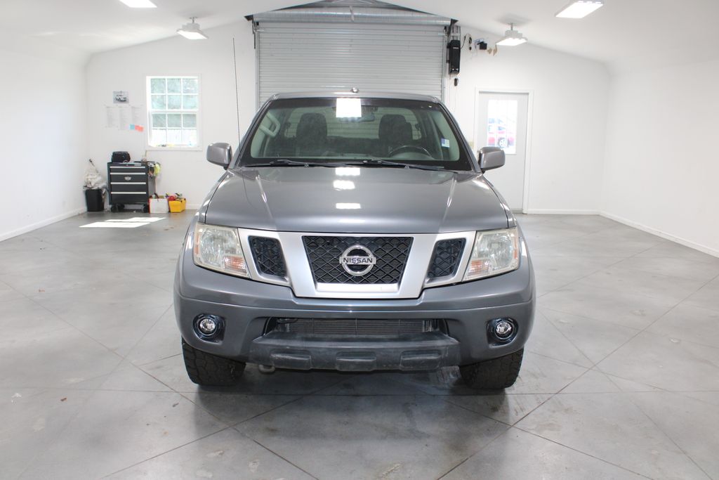 2018 Nissan Frontier PRO-4X photo 2