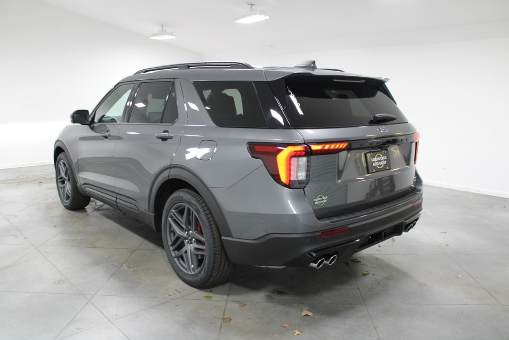 2026 Ford Explorer ST - Photo 6