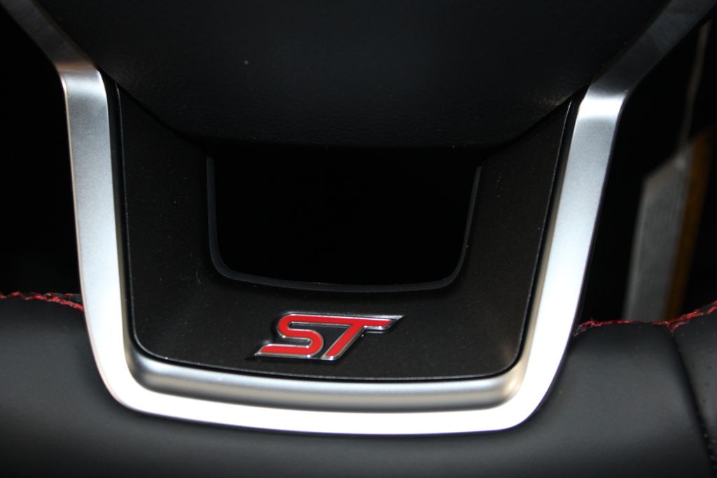 2026 Ford Explorer ST - Photo 41