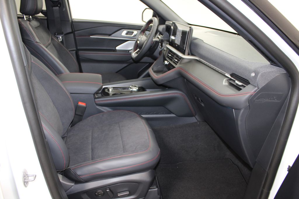 2026 Ford Explorer ST - Photo 28