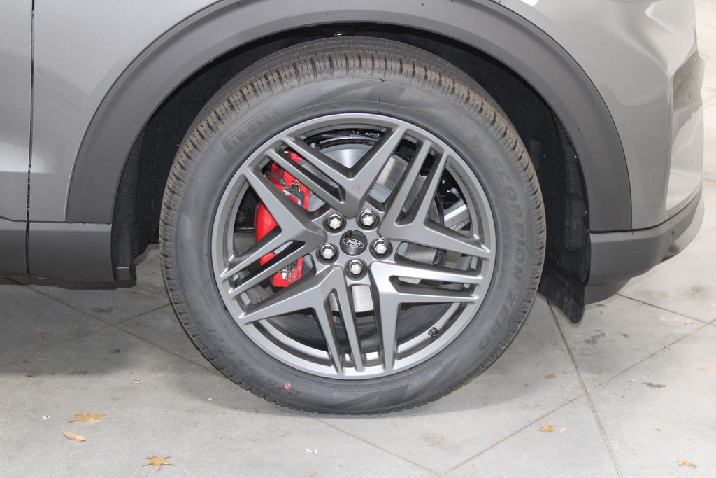 2026 Ford Explorer ST - Photo 11