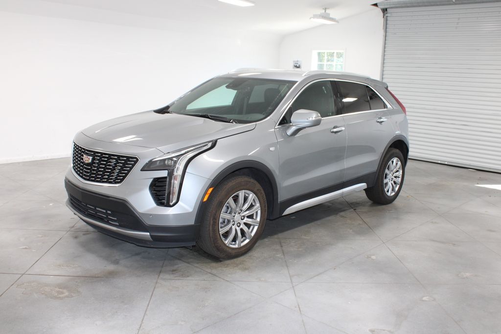 2023 Cadillac XT4 Premium Luxury photo 3