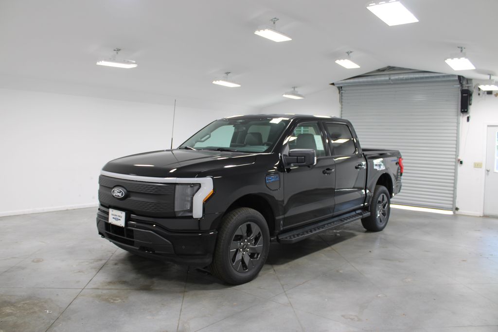 2025 Ford F-150 Lightning photo 3