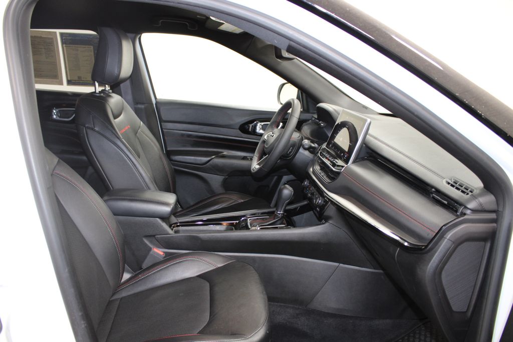 2025 Jeep Compass Trailhawk - Photo 24