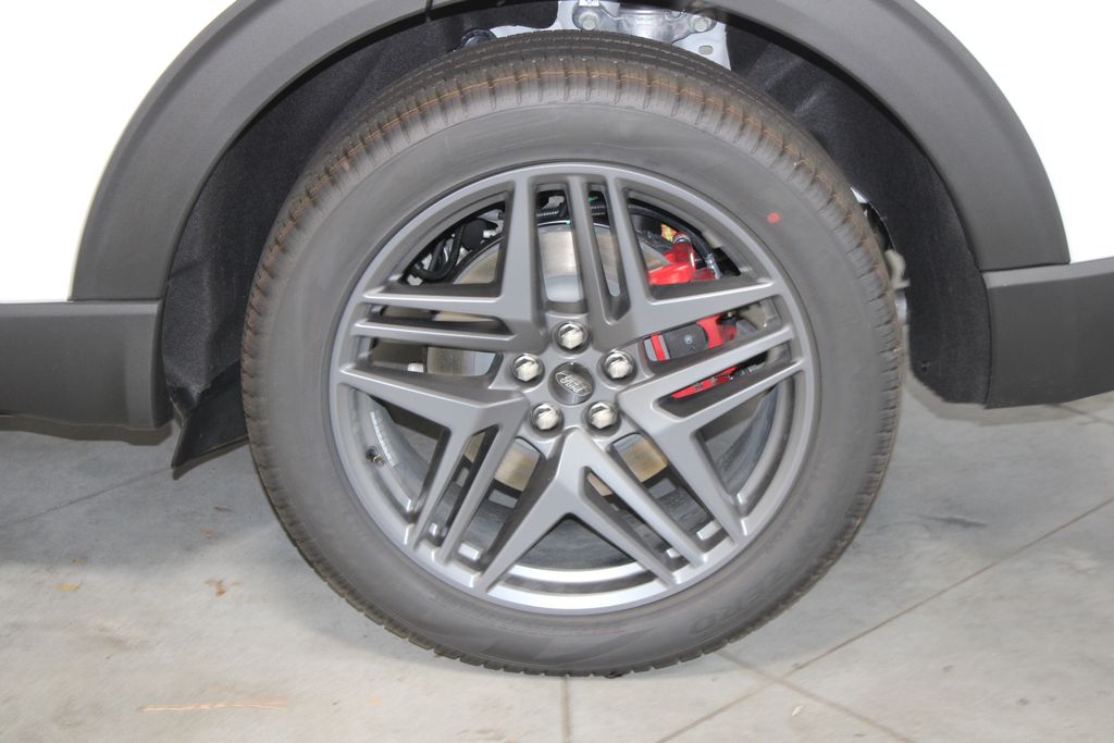 2026 Ford Explorer ST - Photo 13