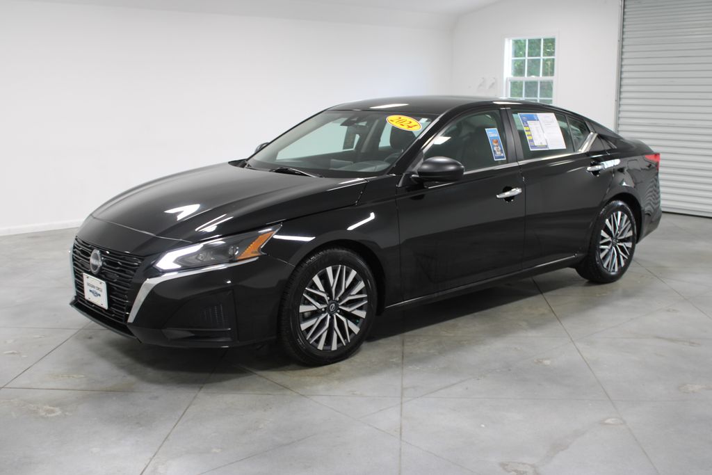 2024 Nissan Altima 2.5 SV photo 3