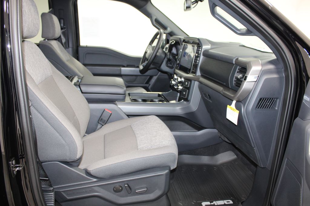 2025 Ford F-150 XLT - Photo 31