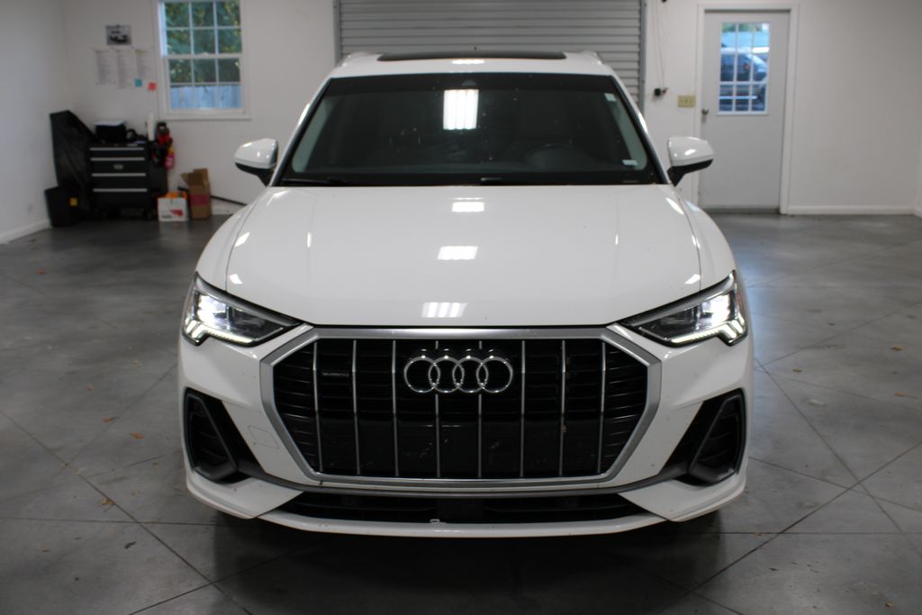 2023 Audi Q3 S line Premium photo 2
