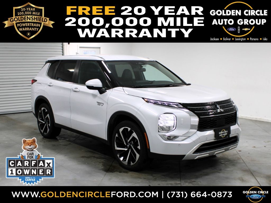 2024 Mitsubishi Outlander Plug-in Hybrid SE's photo