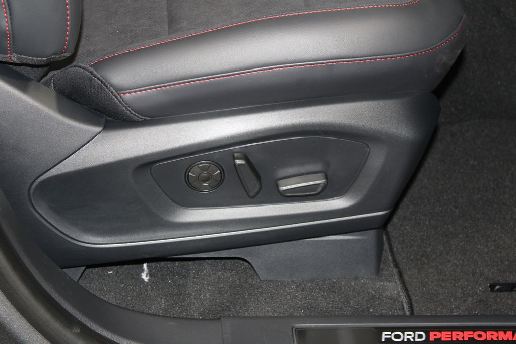 2026 Ford Explorer ST - Photo 28