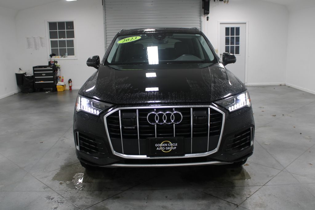 2023 Audi Q7 55 Premium Plus photo 2