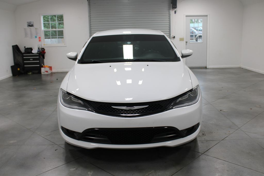 2015 Chrysler 200 S photo 2