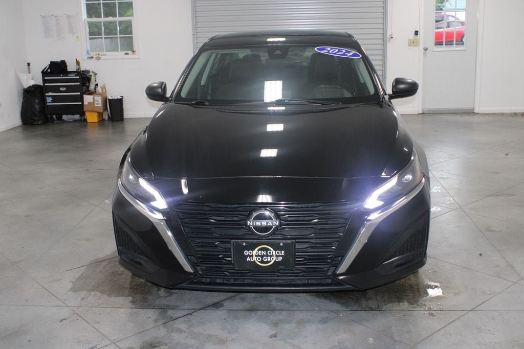 Used 2024 Nissan Altima 2.5 SV Sedan