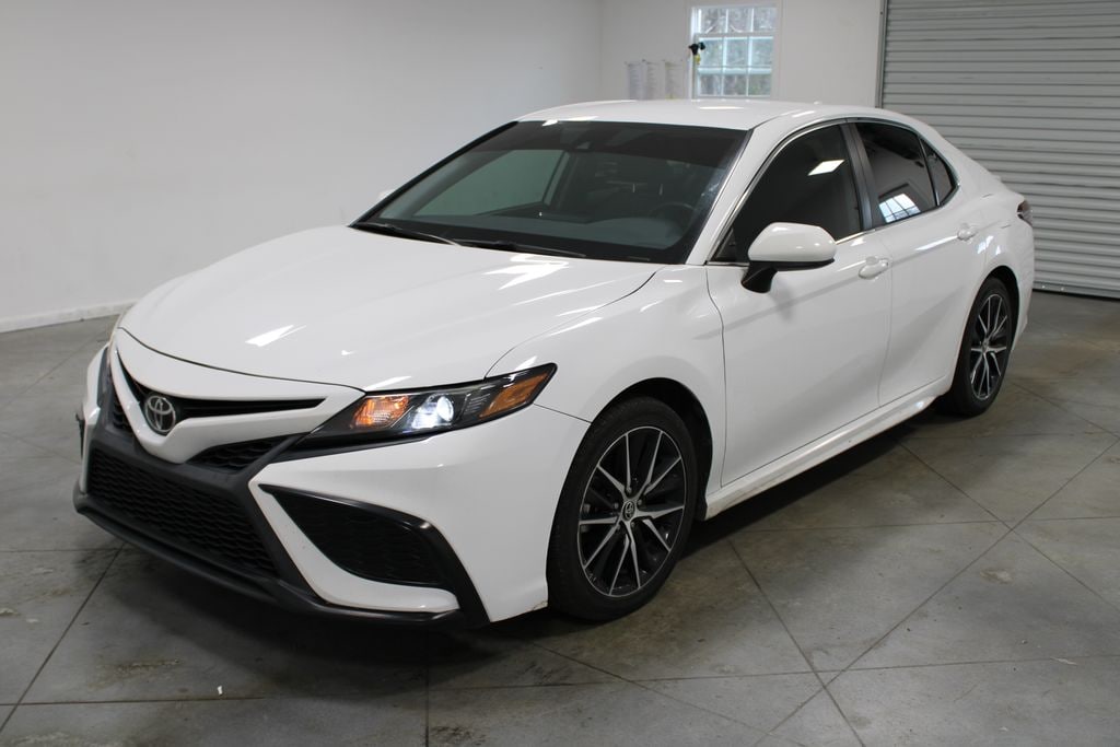 Used 2021 Toyota Camry SE Sedan