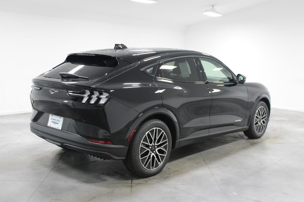 2025 Ford Mustang Mach-E Premium - Photo 11