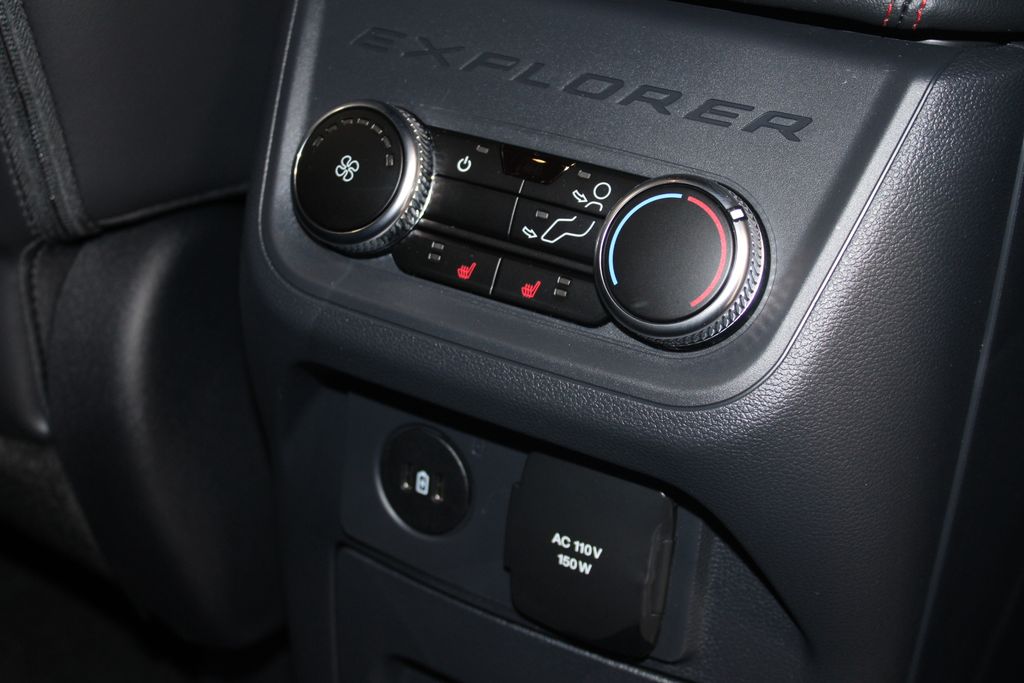2026 Ford Explorer ST-Line - Photo 35